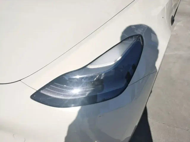 Tesla Model Y — Фото автомобиля 23