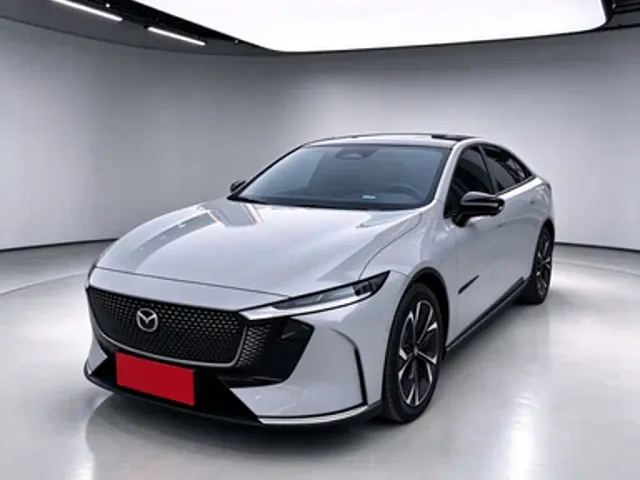 Фотография автомобиля — Mazda EZ-6