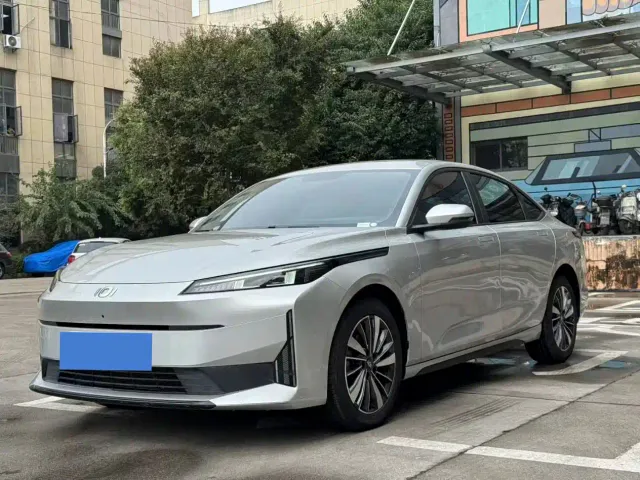 Фотография автомобиля — Changan Qiyuan A05