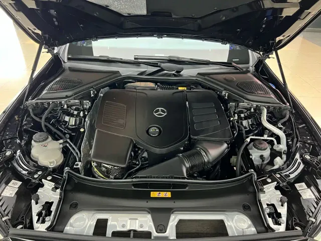 Mercedes-Benz E-Class — Фото автомобиля 24