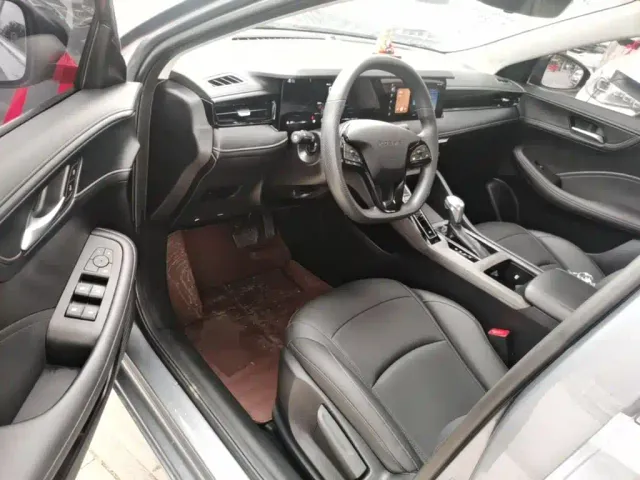 Roewe i5 — Фото автомобиля 15