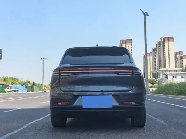 Leapmotor C10 — Фото автомобиля 8