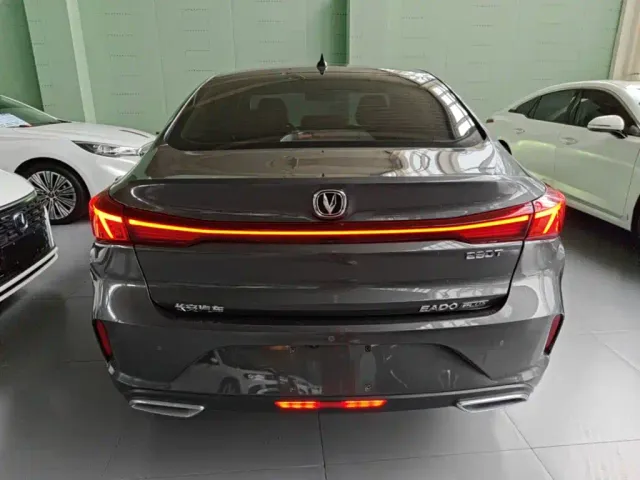Changan Eado — Фото автомобиля 5