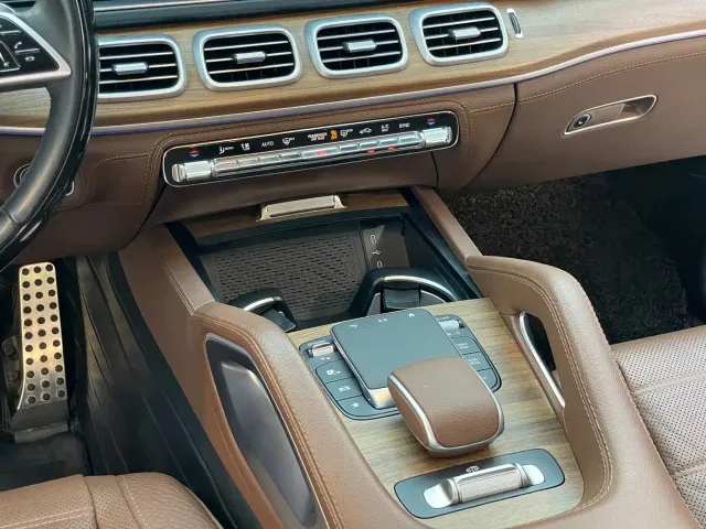 Mercedes-Benz GLS-Class — Фото автомобиля 24