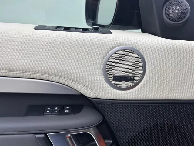 Land Rover Discovery — Фото автомобиля 13