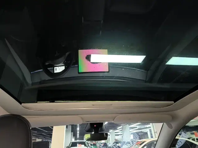 Tesla Model Y — Фото автомобиля 17