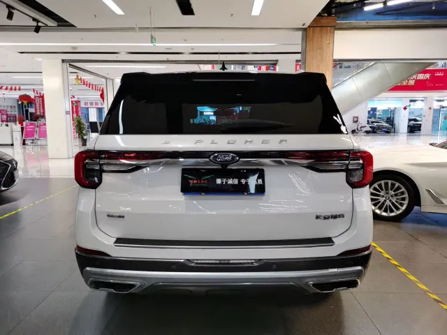 Ford Explorer — Фото автомобиля 4