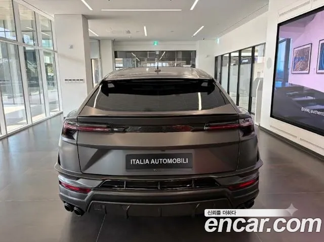 Lamborghini Urus — Фото автомобиля 4