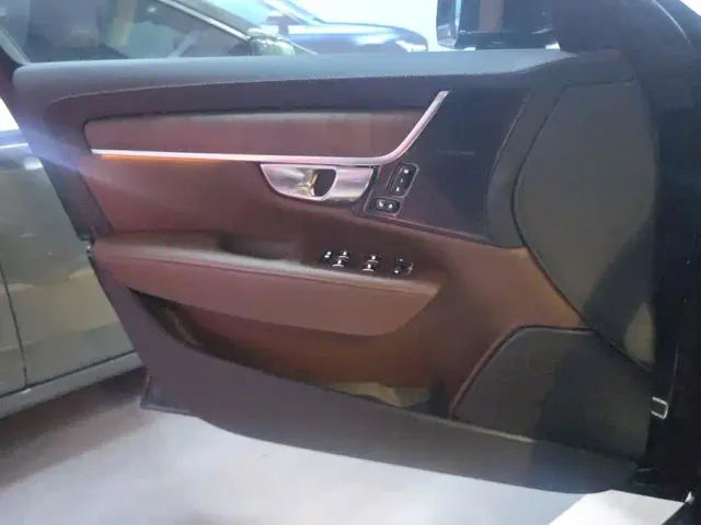 Volvo S90 — Фото автомобиля 7