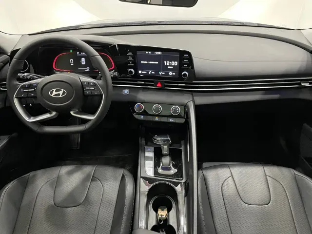 Hyundai Elantra — Фото автомобиля 9