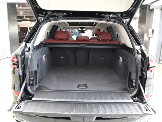 BMW BMW X5 2025 Model xDrive 30Li Exclusive M Sport Blackout Package — Фото автомобиля 29