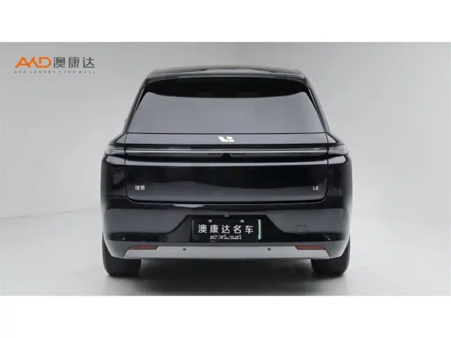 Li Auto L8 — Фото автомобиля 4