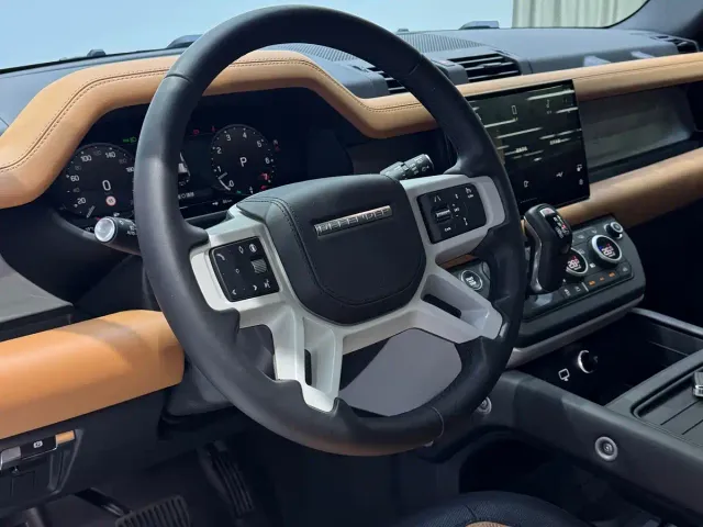 Land Rover Defender — Фото автомобиля 13