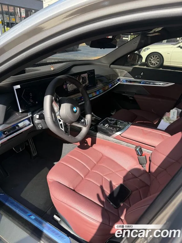 BMW 7 Series — Фото автомобиля 9