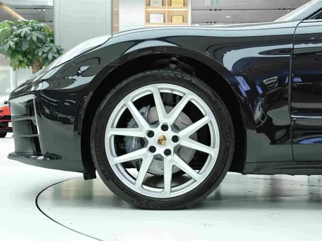 Porsche Panamera — Фото автомобиля 24