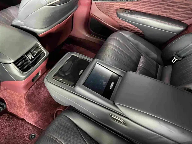 Lexus LS — Фото автомобиля 4