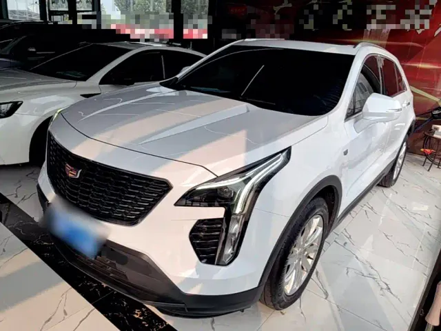 Фотография автомобиля — Cadillac XT4