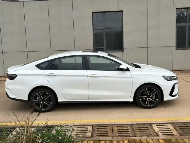 Geely Binrui — Фото автомобиля 3