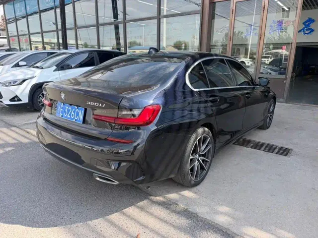 BMW 3 Series — Фото автомобиля 4