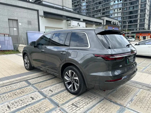 Li Auto ONE — Фото автомобиля 11
