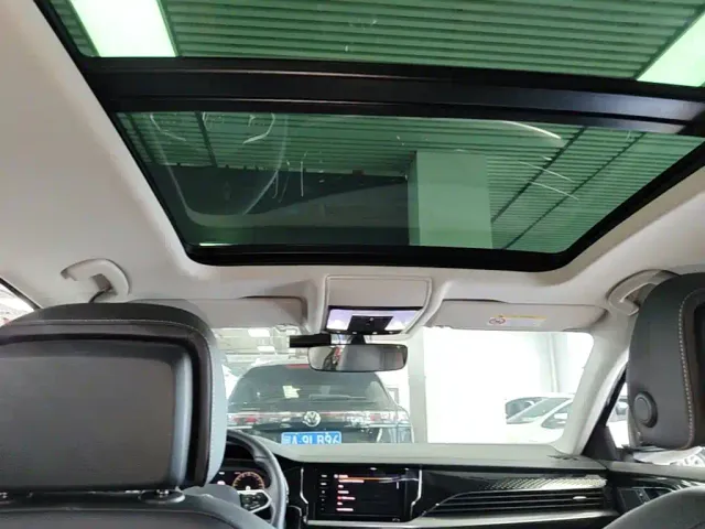 Volkswagen Passat — Фото автомобиля 17