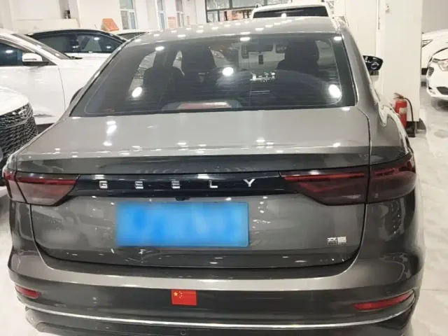 Geely Emgrand — Фото автомобиля 5