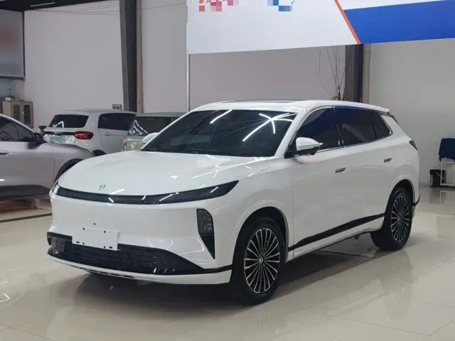 Фотография автомобиля — Dongfeng Aeolus L8