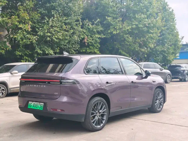Leapmotor C10 — Фото автомобиля 5