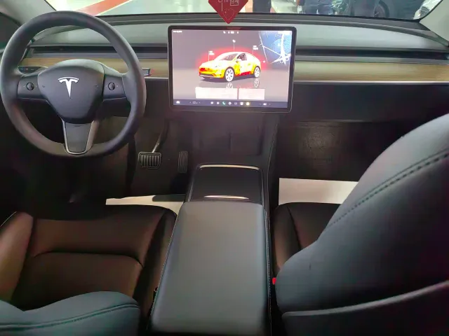 Tesla Model Y — Фото автомобиля 5