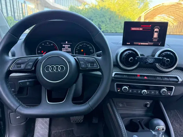 Audi Q2L — Фото автомобиля 8