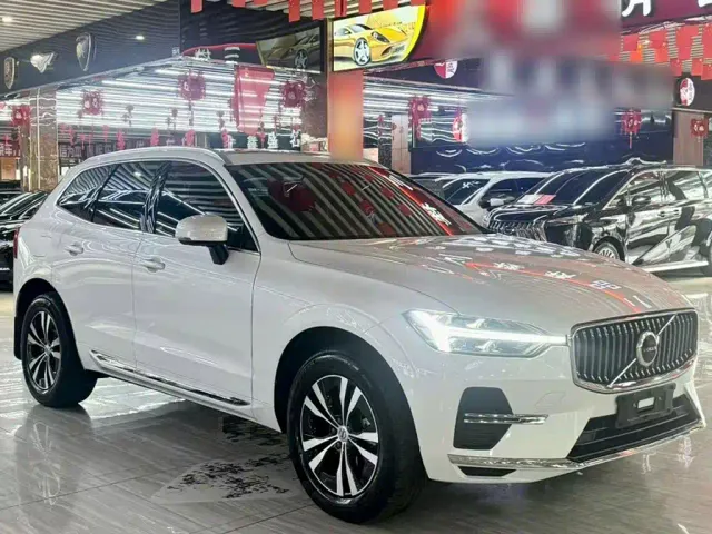 Volvo XC60 — Фото автомобиля 3