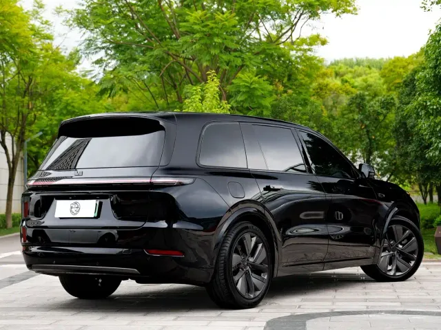 Li Auto L9 — Фото автомобиля 16