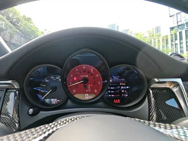 Porsche Macan — Фото автомобиля 12