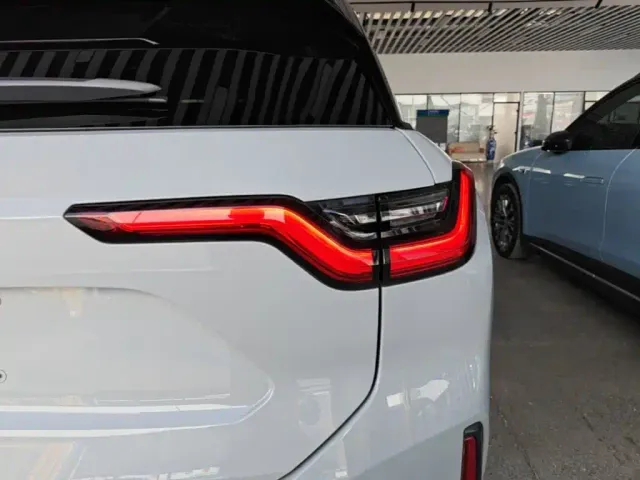 Nio ES6 — Фото автомобиля 7