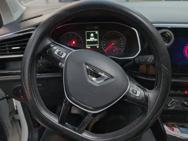 Jetta VS7 — Фото автомобиля 15