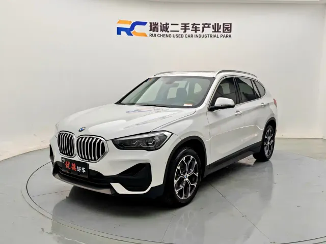 Фотография автомобиля — BMW X1