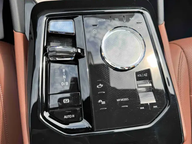 BMW i5 — Фото автомобиля 19