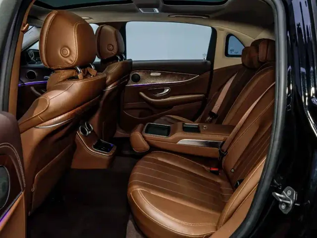 Mercedes-Benz E-Class — Фото автомобиля 9