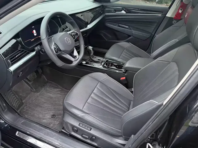 Volkswagen Passat — Фото автомобиля 2