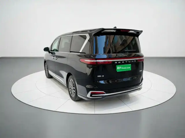 Bestune Besturn M9 — Фото автомобиля 4