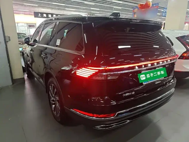 Lincoln Aviator — Фото автомобиля 4