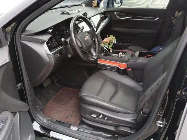 Cadillac XT6 — Фото автомобиля 9