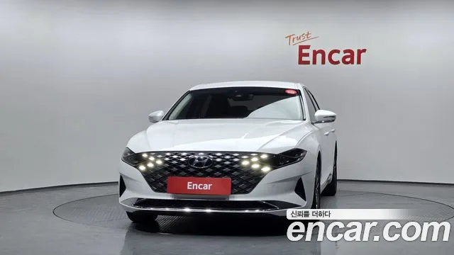 Hyundai Grandeur New — Фото автомобиля 3