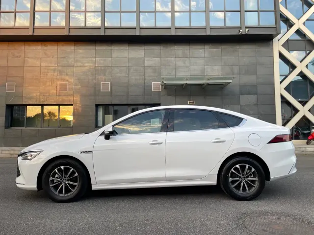 BYD Qin PLUS — Фото автомобиля 5