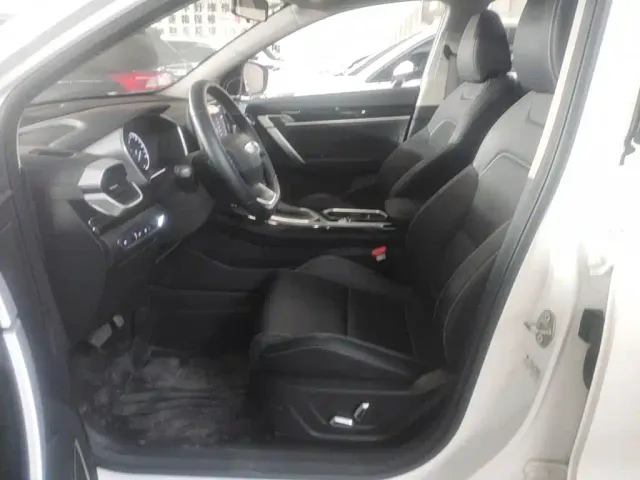 Geely Binyue — Фото автомобиля 14