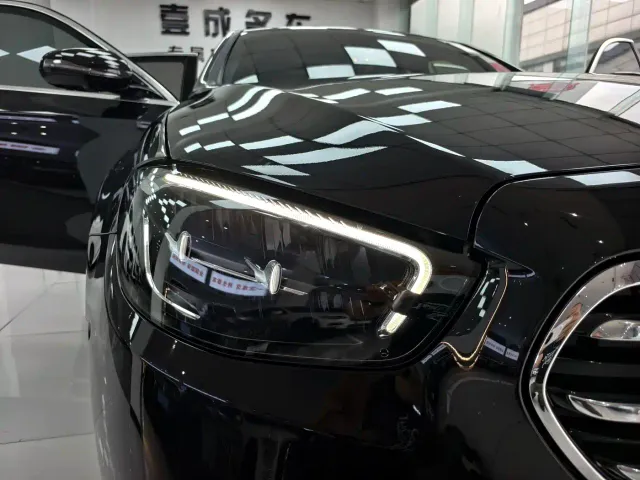 Mercedes-Benz E-Class — Фото автомобиля 20