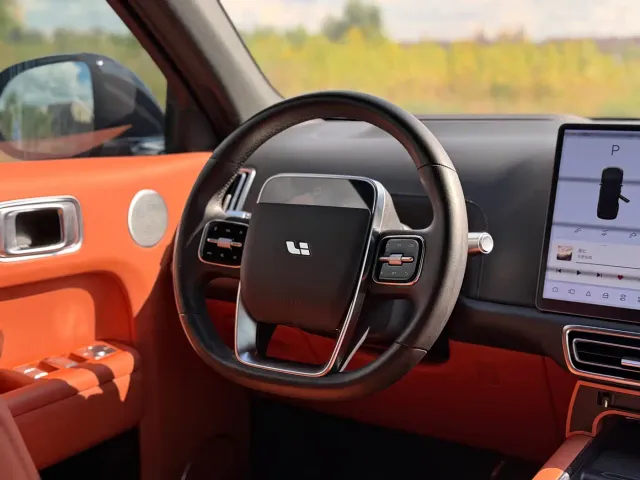 Li Auto L9 — Фото автомобиля 17