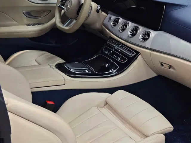 Mercedes-Benz E-Class — Фото автомобиля 5