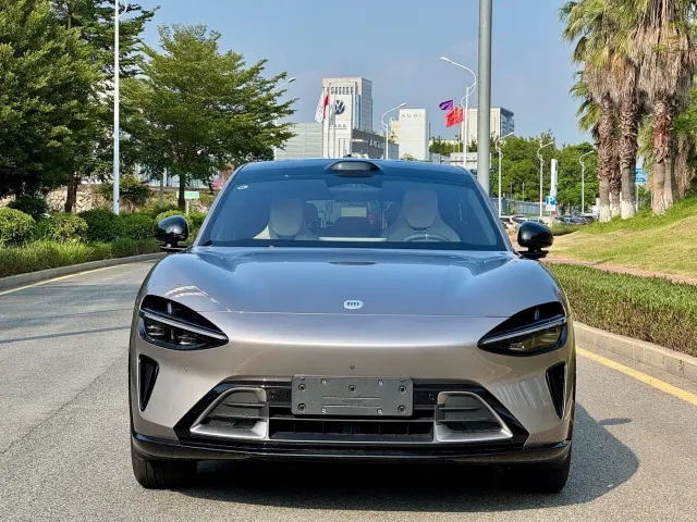 Xiaomi Auto Xiaomi YU7 2025 Extended Range RWD Edition — Фото автомобиля 2