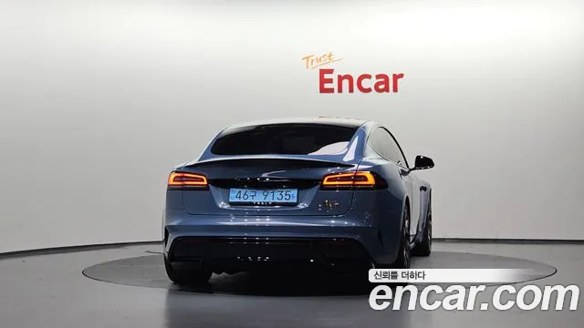 Tesla Model S — Фото автомобиля 4